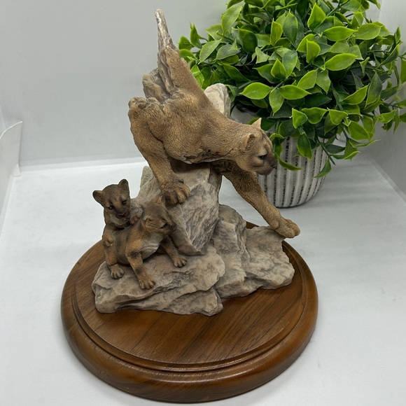 Mill Creek Studios “Maternal Refuge” Lion Cat Cougar Puma Sculpture, 1994 - Picture 3 of 17